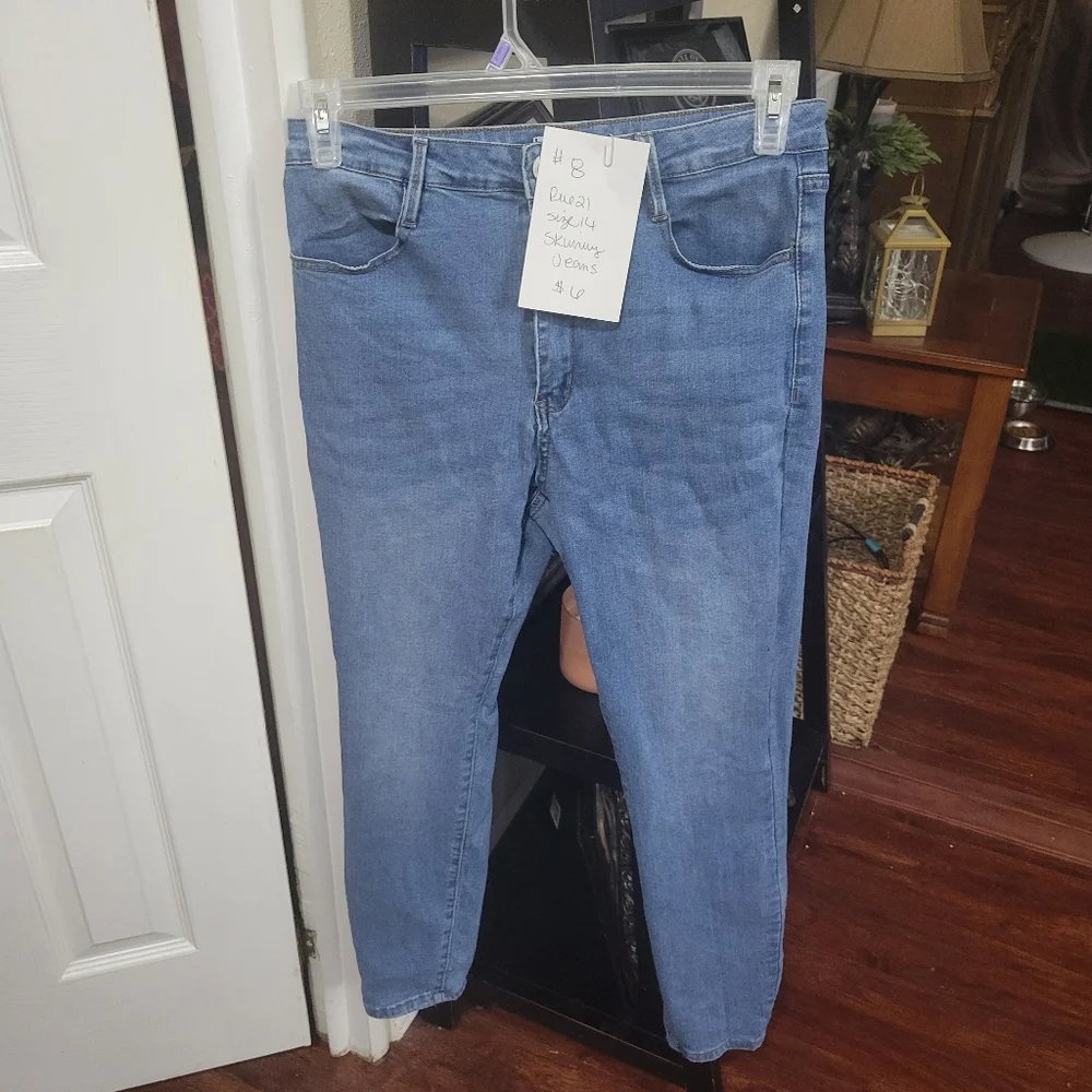 Jeans - Picture 1 of 1